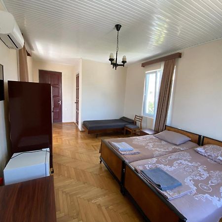 Guesthouse White Swan Kobuleti Extérieur photo