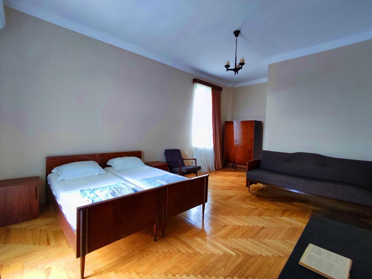 Guesthouse White Swan Kobuleti Extérieur photo