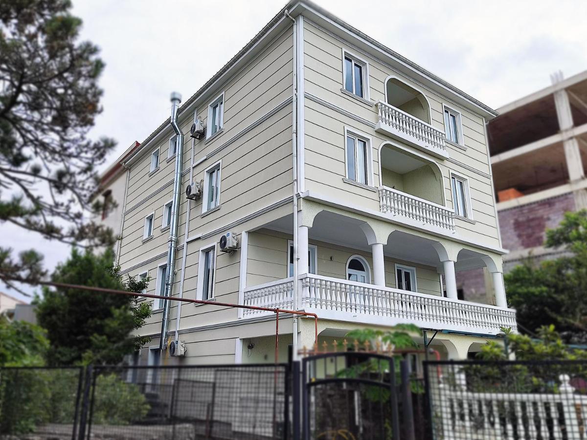 Guesthouse White Swan Kobuleti Extérieur photo