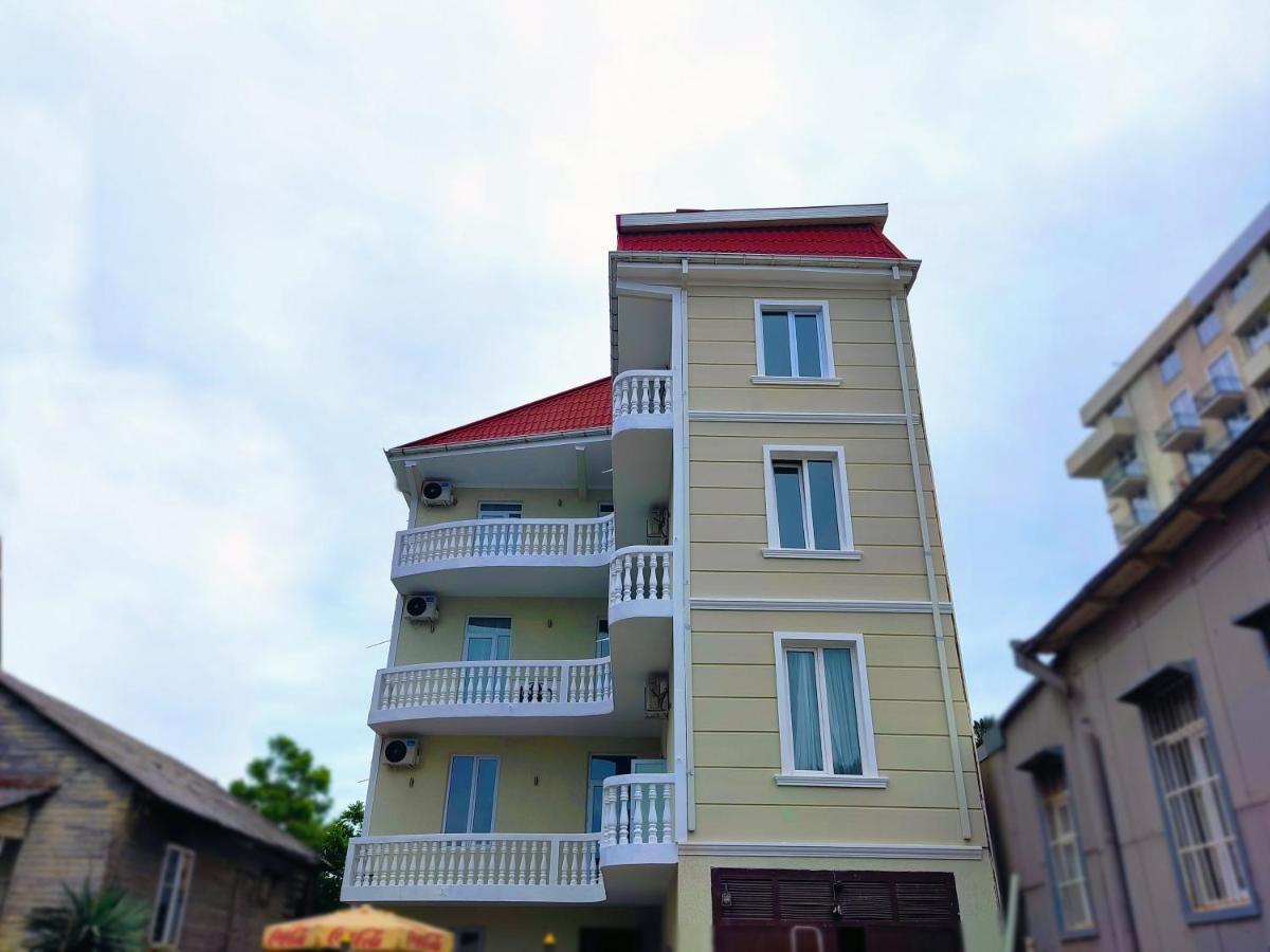 Guesthouse White Swan Kobuleti Extérieur photo