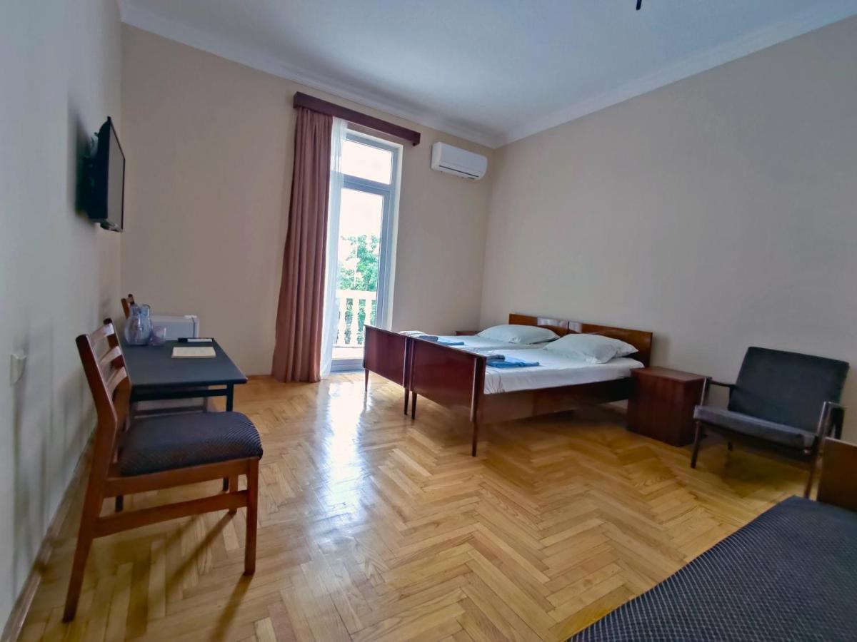 Guesthouse White Swan Kobuleti Extérieur photo