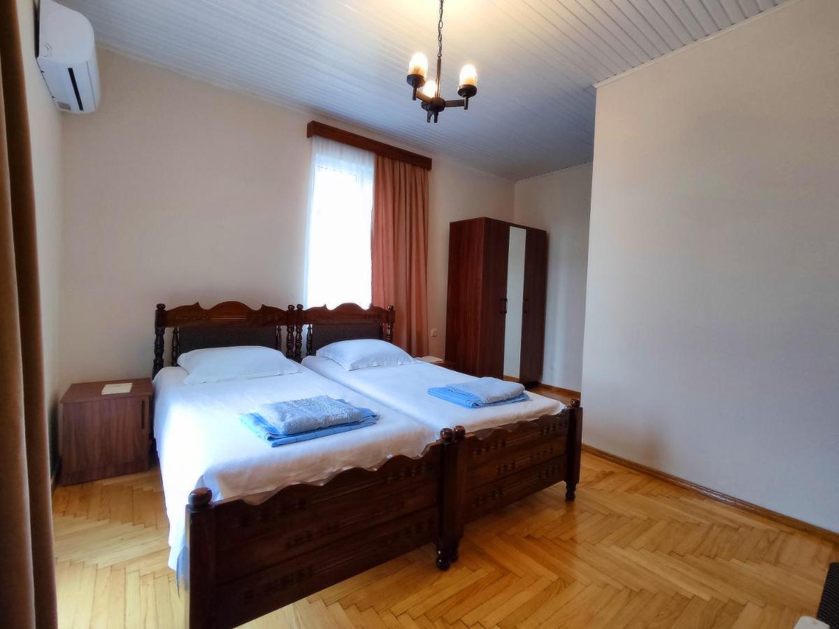 Guesthouse White Swan Kobuleti Extérieur photo