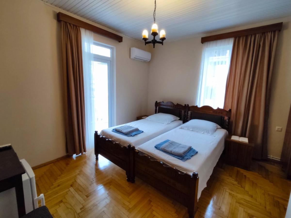 Guesthouse White Swan Kobuleti Extérieur photo