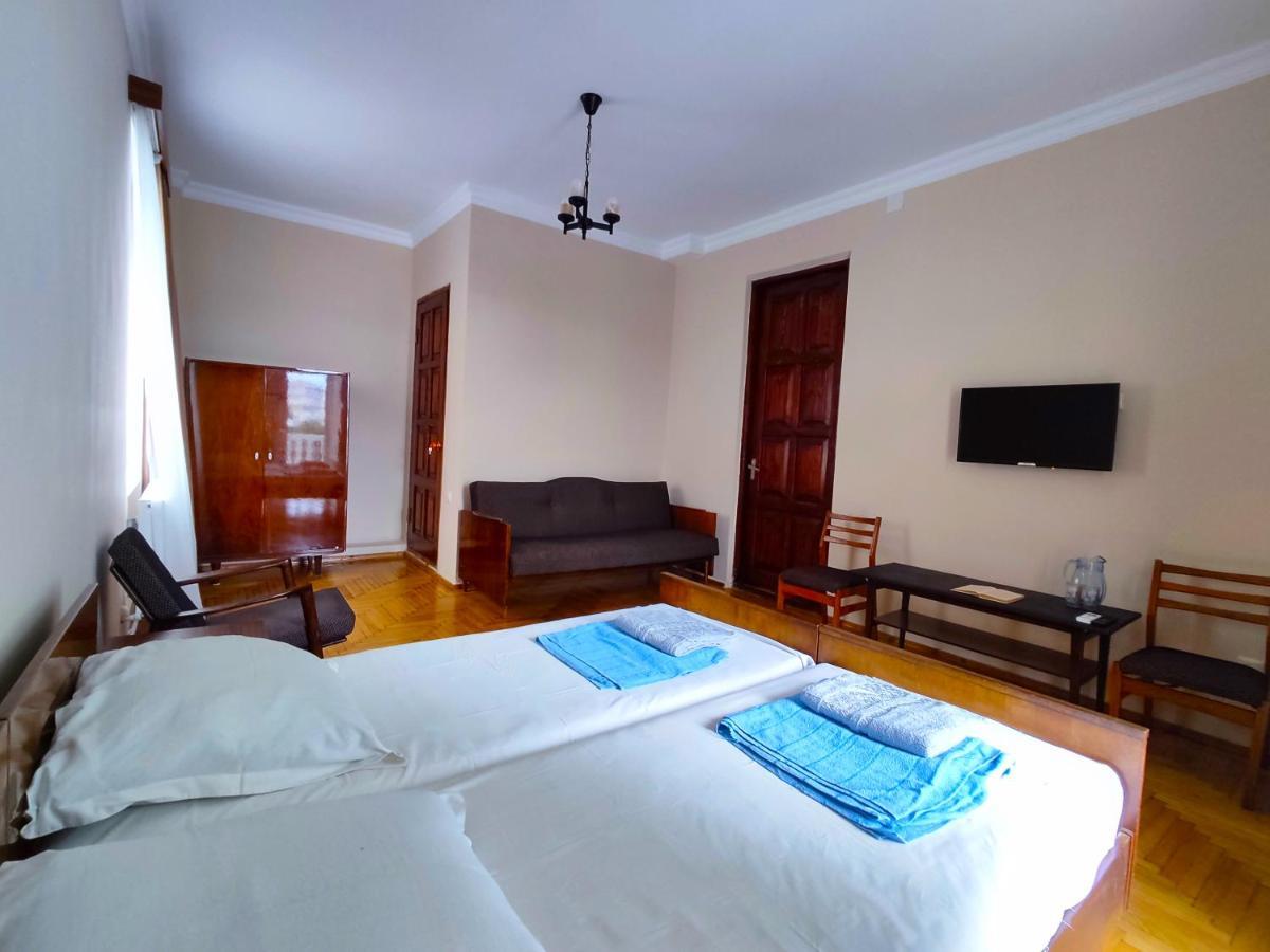 Guesthouse White Swan Kobuleti Extérieur photo