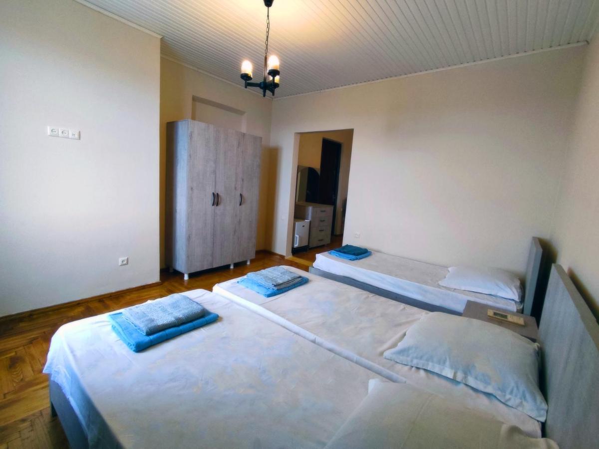 Guesthouse White Swan Kobuleti Extérieur photo