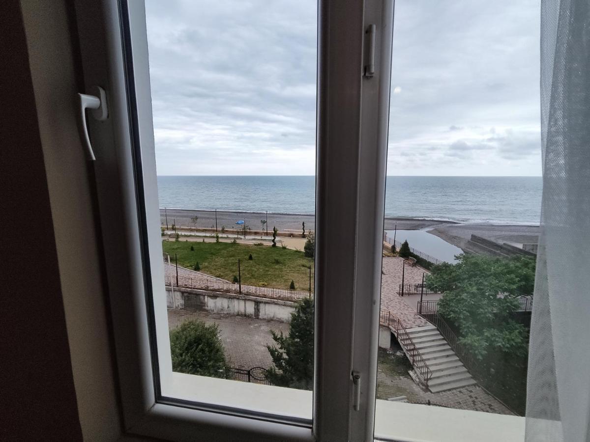 Guesthouse White Swan Kobuleti Extérieur photo
