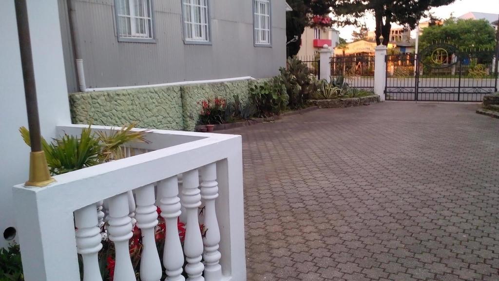 Guesthouse White Swan Kobuleti Extérieur photo