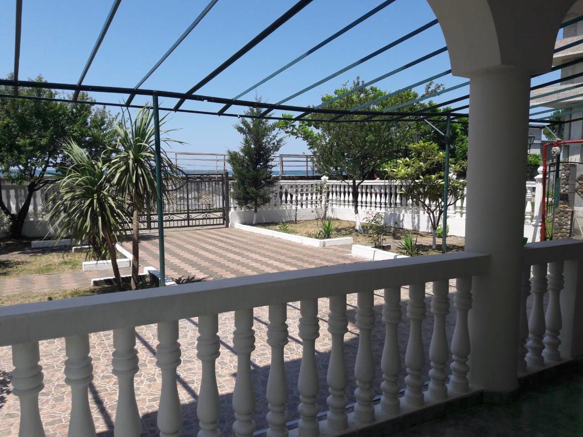 Guesthouse White Swan Kobuleti Extérieur photo