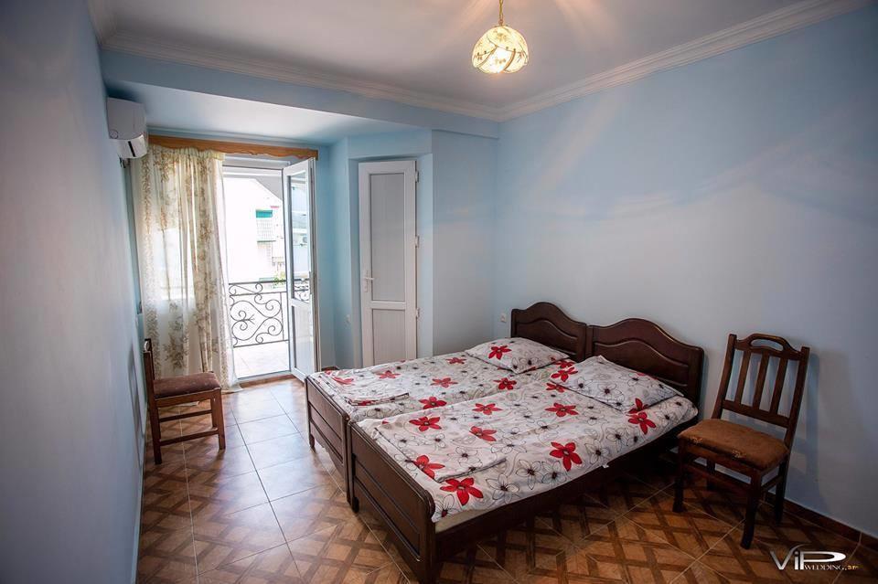 Guesthouse White Swan Kobuleti Extérieur photo